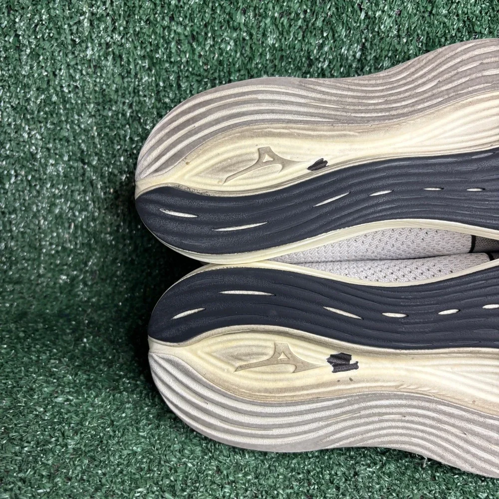 Mizuno Neo Zen Wave‎ Knit Athletic Running Sneaker White Black Womens Size 10